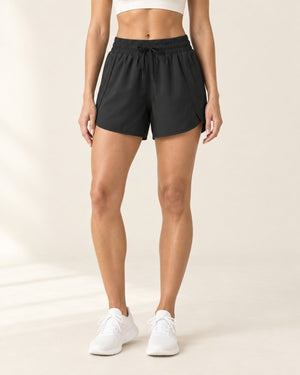 AirMove Running Short in Black – front | Velvetella