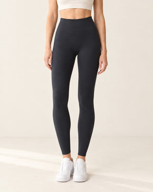 CloudSoft Fleece-Lined Legging in Dark Gray – front | Velvetella
