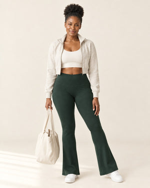 Sculpt Scrunch Flare Pant with Pockets in Green – full look | Velvetella