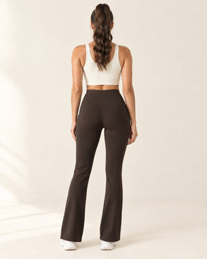 Studio Pocket Bootcut Pant in Pine Coconut Coffee – back | Velvetella