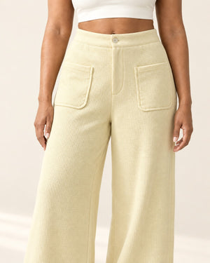 Studio Waffle Wide-Leg Pant in Beige – detail | Velvetella