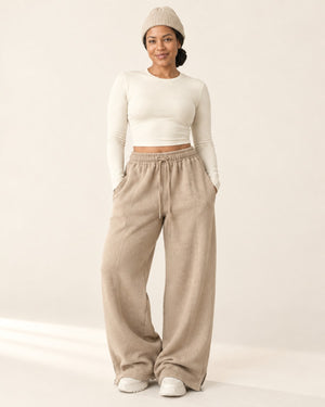 Studio Wide-Leg Sweatpant in Khaki – full look | Velvetella
