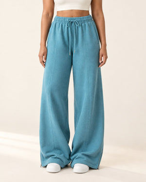 Studio Wide-Leg Sweatpant in Lagoon – front | Velvetella