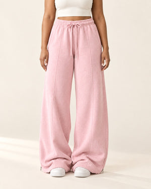 Studio Wide-Leg Sweatpant in Pink – front | Velvetella