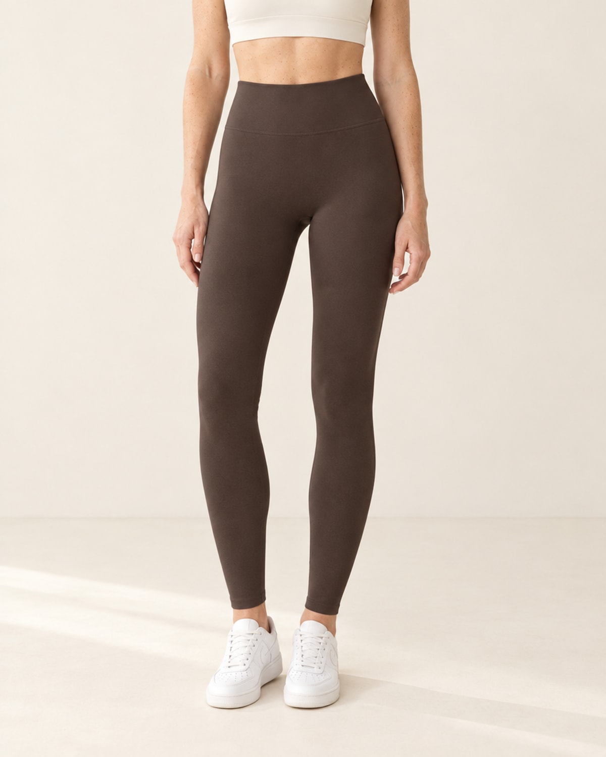 CloudSoft Fleece-Lined Legging in Coffee – front | Velvetella