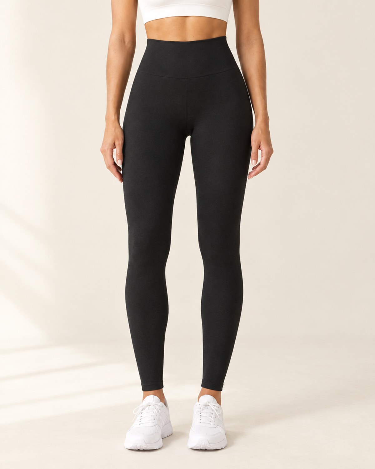 CloudSoft High-Rise Legging in Black – front | Velvetella