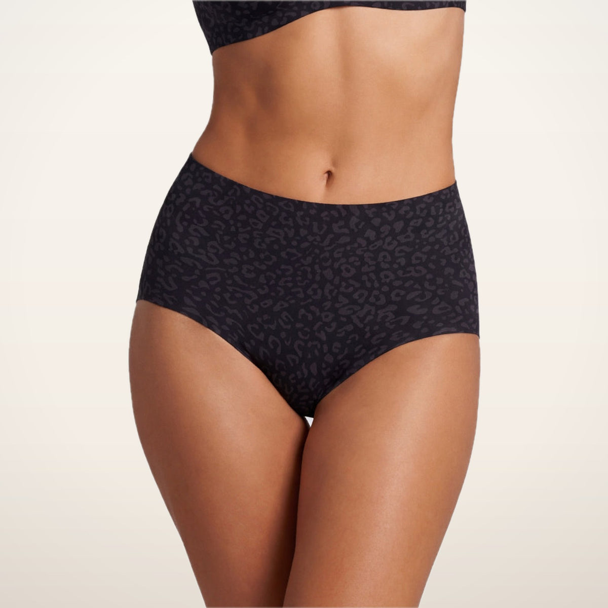 Esme Leopard Smoothing Briefs · Set of 6 | Velvetella