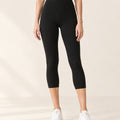Sculpt Scrunch Capri in Black – front | Velvetella
