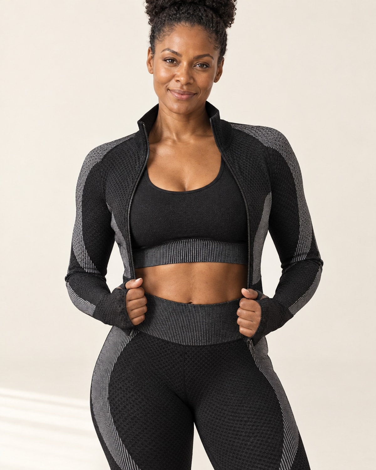 Seamless 3-Piece Set in Black Grey – detail | Velvetella