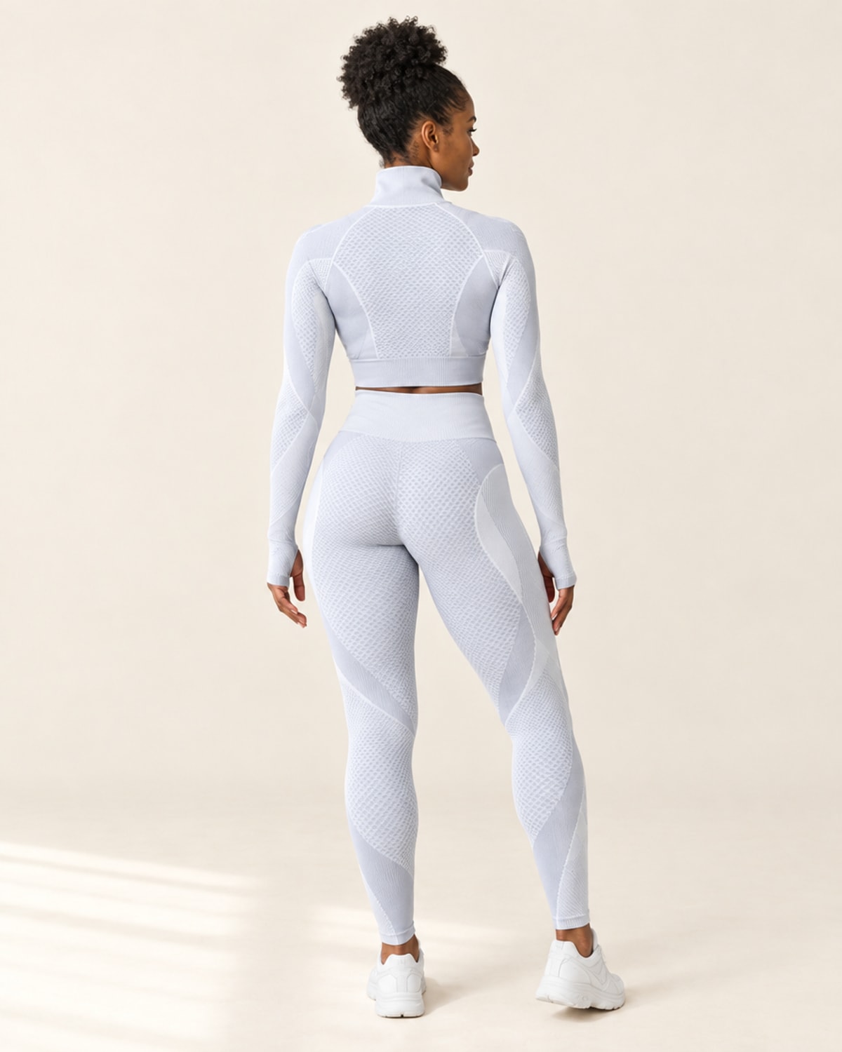 Seamless 3-Piece Set in Cloud Grey – back | Velvetella