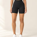 Seamless Scrunch Short in Black – front | Velvetella