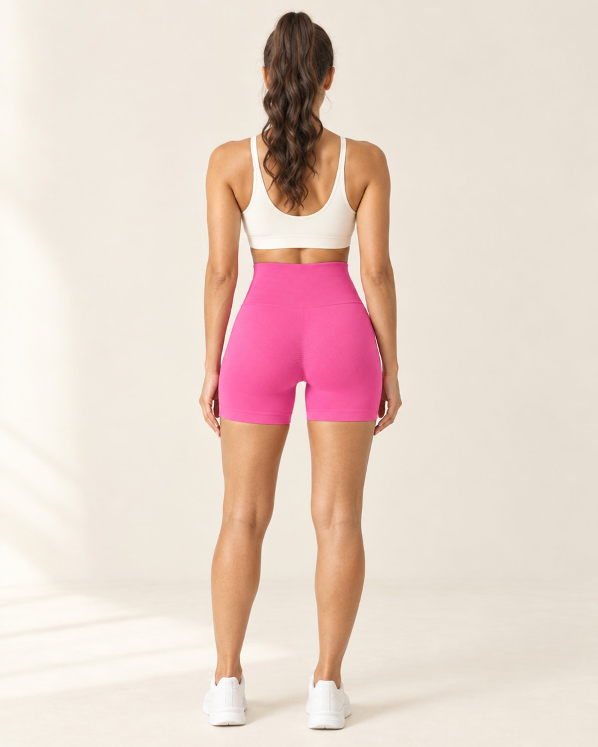 Seamless Scrunch Short in Bright Pink – back | Velvetella