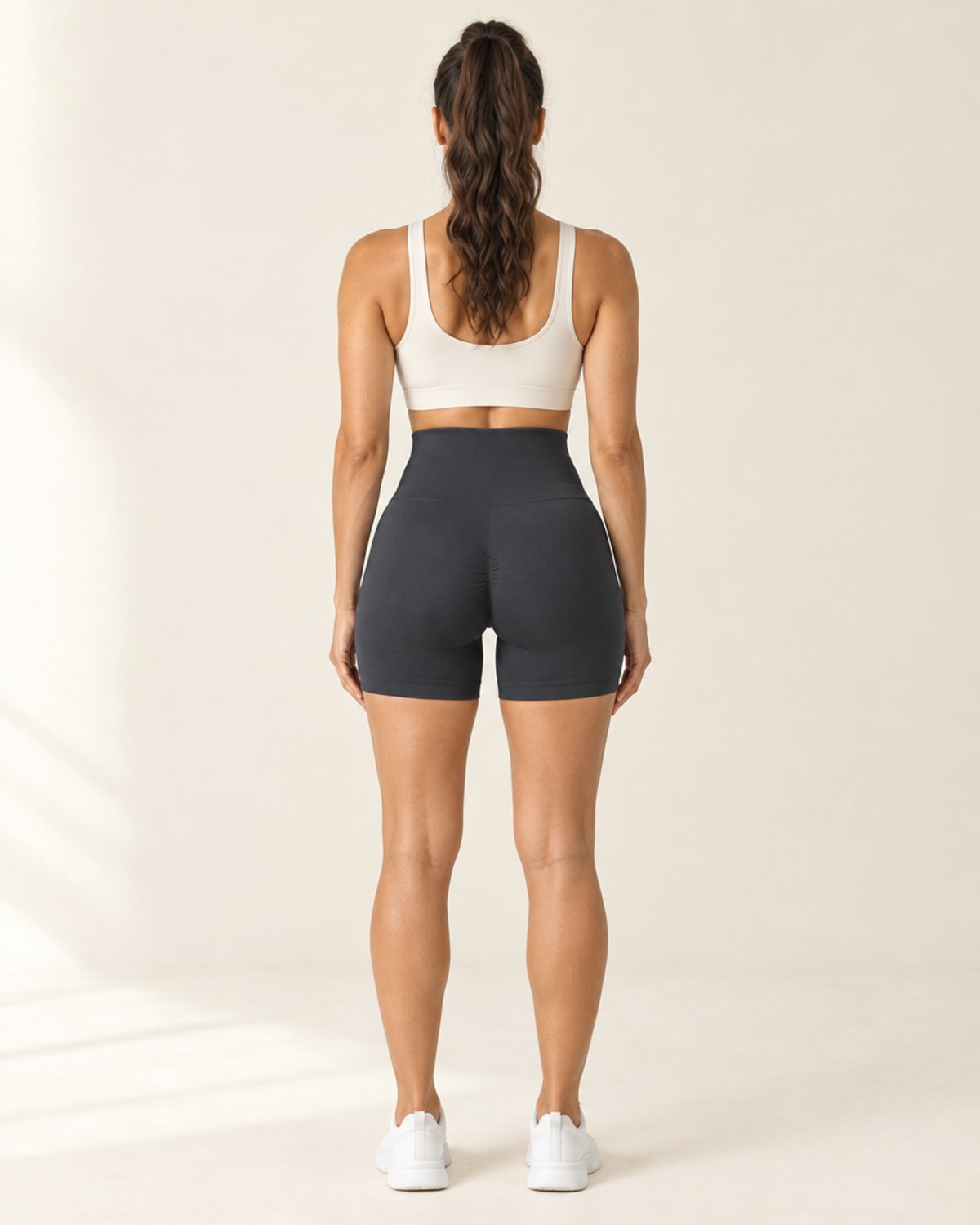 Seamless Scrunch Short in Dark Gray – back | Velvetella