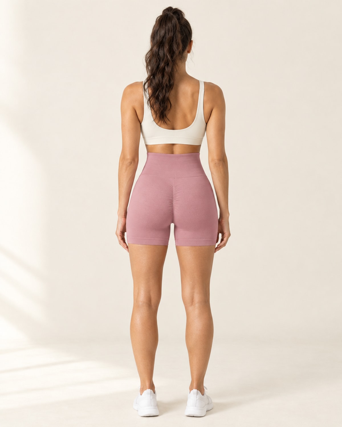Seamless Scrunch Short in Pink – back | Velvetella