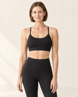 Studio Cross-Back Bra in Black – front | Velvetella