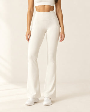 Studio Pocket Bootcut Pant in Coconut Milk White – front | Velvetella