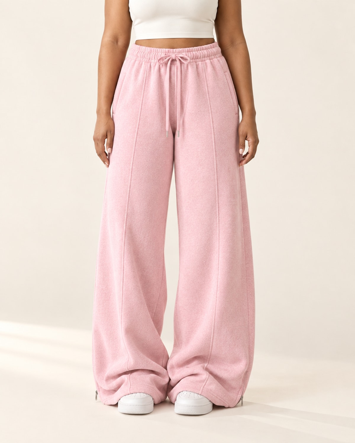 Studio Wide-Leg Sweatpant in Pink – front | Velvetella