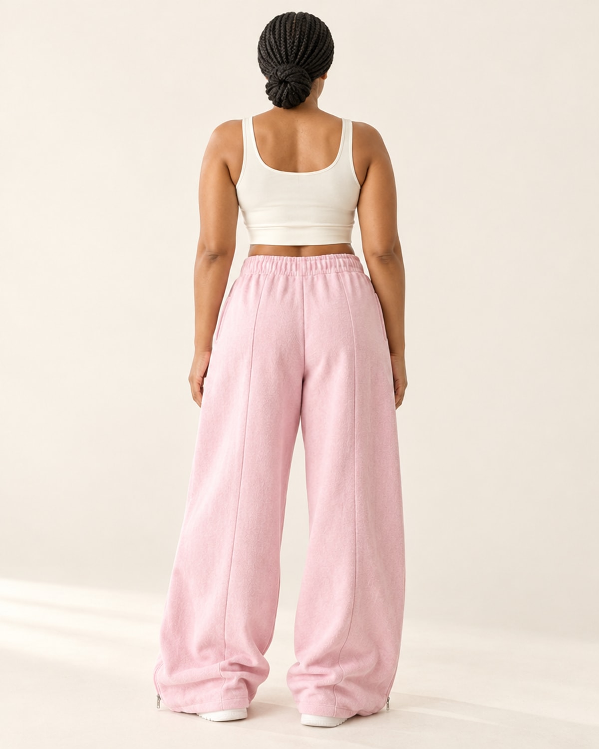 Studio Wide-Leg Sweatpant in Pink – back | Velvetella